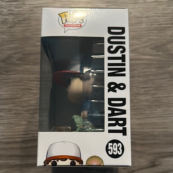 Funko Pop! Stranger Things Dustin & Dart - Picture 2 of 5